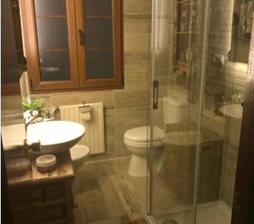 La Corredoria y Ventanielles House | Habitación con baño compartido