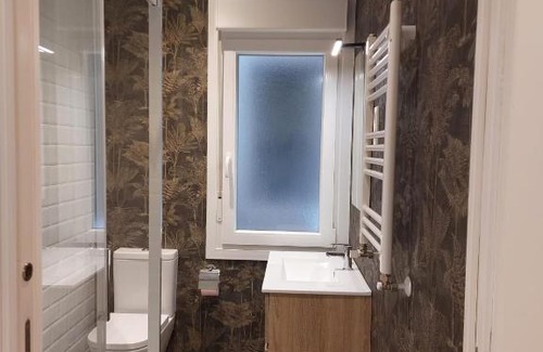 Iralabarri House | Habitación en apartamento con zonas comunes compartida H2