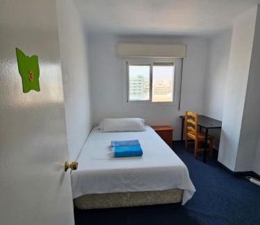 Explanada de la Estacion House | HABITACIÓN privada centro málaga cerca tren María Zambrano y playa muy buena conexión WiFi