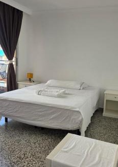 Explanada de la Estacion House | HABITACIÓN privada centro málaga cerca tren María Zambrano y playa muy buena conexión WiFi