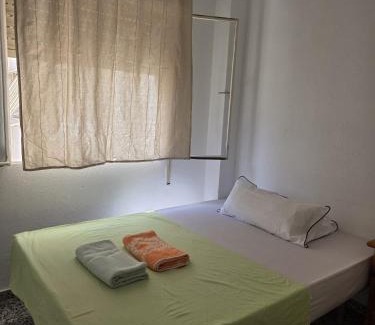 Explanada de la Estacion House | HABITACIÓN privada centro málaga cerca tren María Zambrano y playa muy buena conexión WiFi