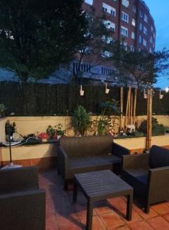 Basurtu House | Habitacion con salida directa a terraza chill out