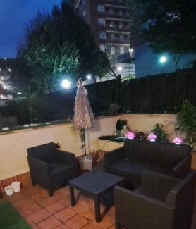 Basurtu House | Habitacion con salida directa a terraza chill out