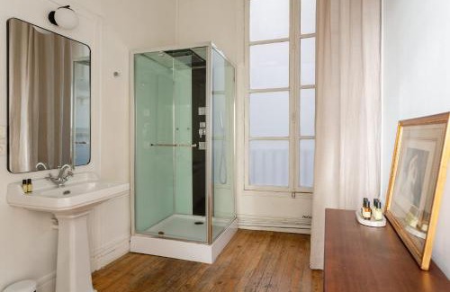 Gaillon Apartment | Habitat Parisien - Quatre Septembre Choiseul Opera