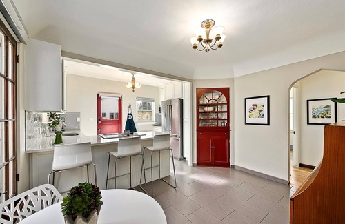North End House | #HabitueHomes - Hand House - Hot Tub! 3 Floors!