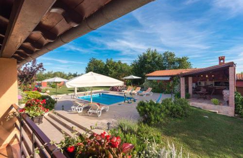 Muntic House | Hacienda RoseMary