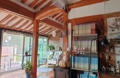 Hadong House | Hadong moonlight hanok