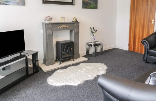 Wing House | HADRIAN'S LODGE, family friendly, with a garden in Brampton, Cumbria