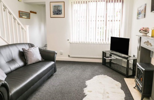Wing House | HADRIAN'S LODGE, family friendly, with a garden in Brampton, Cumbria