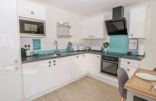 Benllech Apartment | HAFAN TRAETH (BEACH HAVEN), family friendly in Benllech