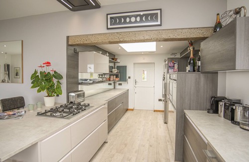 Criccieth Cottage | HAFOD Y MOR, pet friendly, luxury holiday cottage in Criccieth