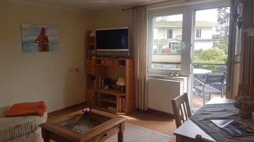 Wieck auf dem Darss House | Hagebutte