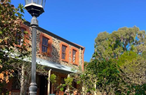 Hahndorf House | Hahndorf Luxury Retreat 5 bedrooms for 12 guests