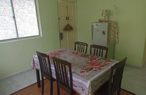 Kampung Bintong House | Hajjah Norma Homestay