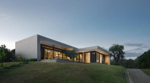 Rong Kwang Villa | Hakuna Matata Villas Phrae