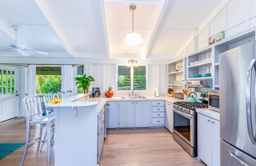 Hanalei House | Hale Kanani Kauai: Steps to Hanalei Bay w/AC, Mountain & Waterfall Views