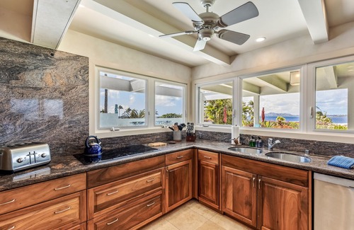 Honolulu House | Hale Ola: Luxe Home w/Heated Pool, AC & Ocean Views