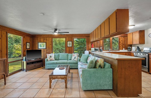 Pakala Village House | Hale Pakala, 3 Acre Beach Front, A/C in Bedrooms