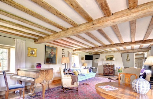 Hales House | Hales Hall - Seven Bedroom House, Sleeps 14