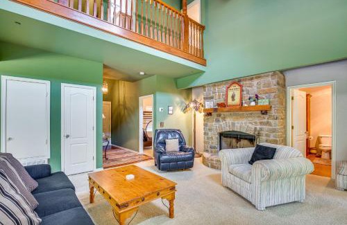 Kingston House | half Mi to Lake Texoma Home with Fire Pit and Grill!