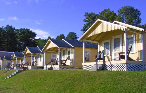 Weirs Beach Hotel | Half Moon Motel & Cottages