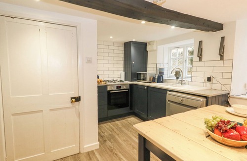 Beaminster House | HALF PINT COTTAGE, pet friendly, with a garden in Beaminster