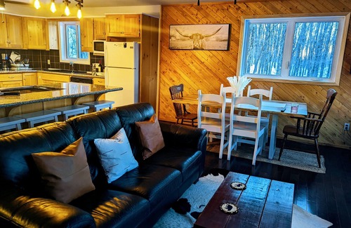 Eagle Lake Cottage | Haliburton Highlands Cottage Retreat - Your Winter wonderland awaits you!