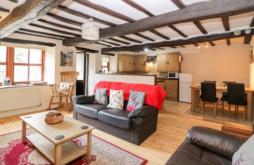 Broughton in Furness House | HALL DUNNERDALE COTTAGE, pet friendly in Broughton-In-Furness