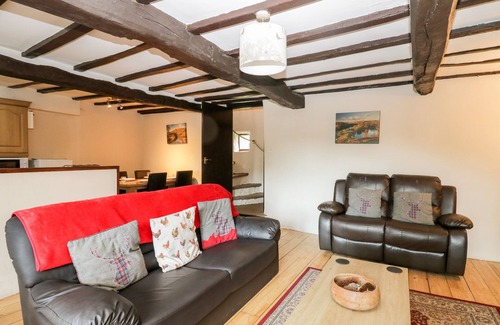 Broughton in Furness House | HALL DUNNERDALE COTTAGE, pet friendly in Broughton-In-Furness
