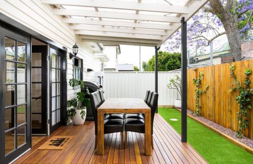 Hamilton House | Hamilton Hideaway
