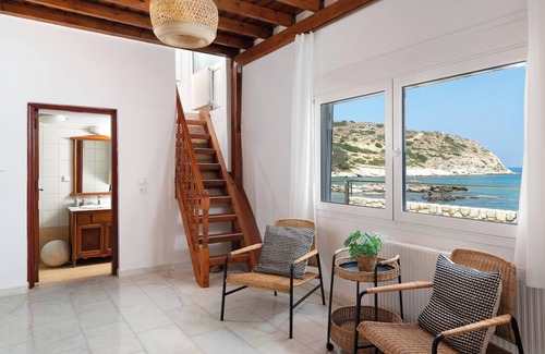 Stegna Villa | Hamilton Sea Front Villa