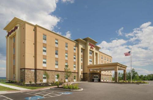Oxford Hotel | Hampton Inn by Hilton Oxford, ME