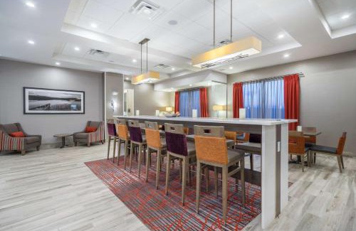 Oxford Hotel | Hampton Inn by Hilton Oxford, ME
