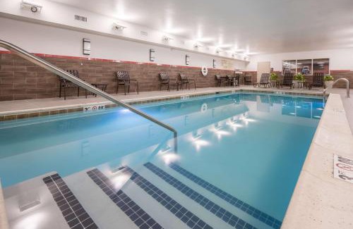 Oxford Hotel | Hampton Inn by Hilton Oxford, ME