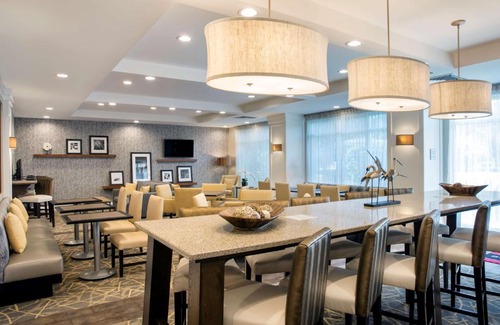 Hallandale Beach Hotel | Hampton Inn Hallandale Beach-Aventura