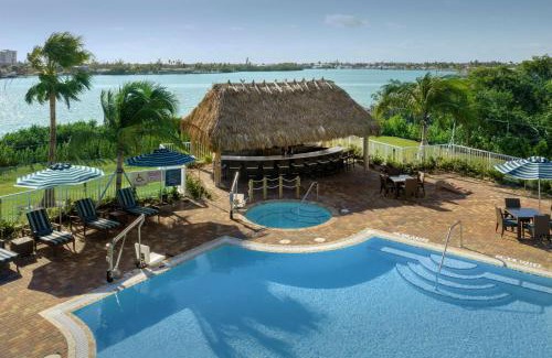 Marathon Hotel | Hampton Inn Marathon - Florida Keys