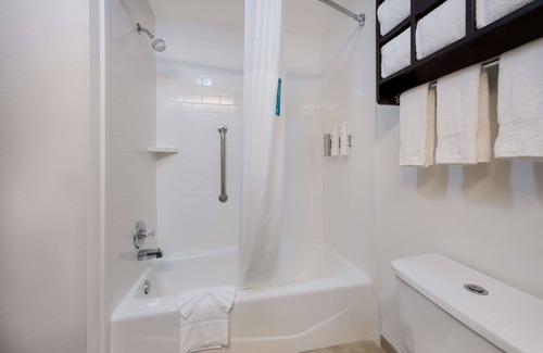 Marshall Hotel | Hampton Inn Marshall