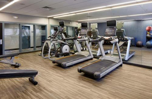 Newark Hotel | Hampton Inn Newark Airport