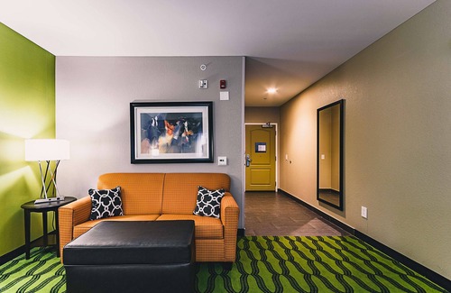 Niagara Falls Hotel | Hampton Inn Niagara Falls/Blvd