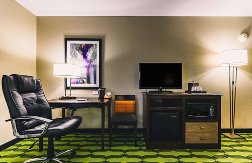 Niagara Falls Hotel | Hampton Inn Niagara Falls/Blvd