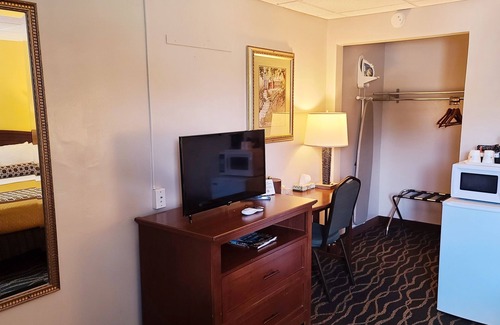 Camp Hill Hotel | Hampton Inn (not a Hilton Affiliate) Camp Hill - Harrisburg SW
