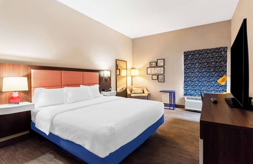 Deepwater Hotel | Hampton Inn Pennsville