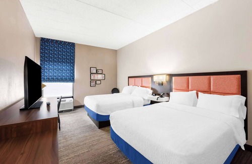 Deepwater Hotel | Hampton Inn Pennsville