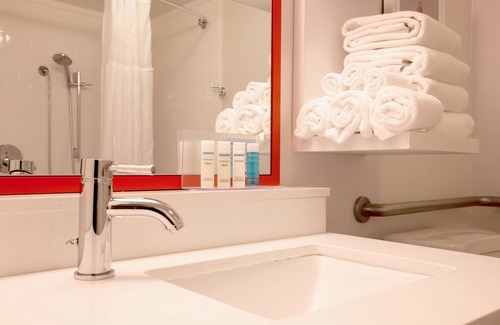 Deepwater Hotel | Hampton Inn Pennsville