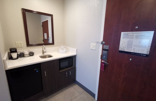 Colorado Springs Hotel | Hampton Inn & Suites Colorado Springs/Air Force Academy