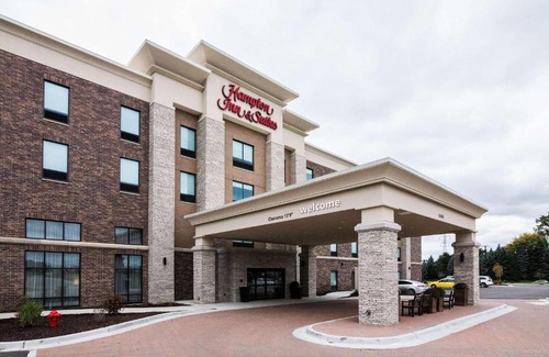 Allen Park Hotel | Hampton Inn & Suites - Allen Park