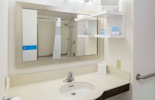 Dartmouth Hotel | Hampton Inn & Suites by Hilton Halifax - Dartmouth