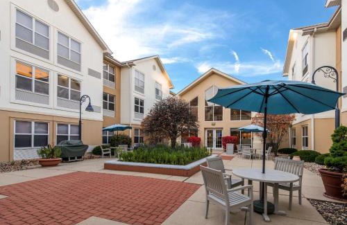 Hoffman Estates Hotel | Hampton Inn & Suites Chicago-Hoffman Estates