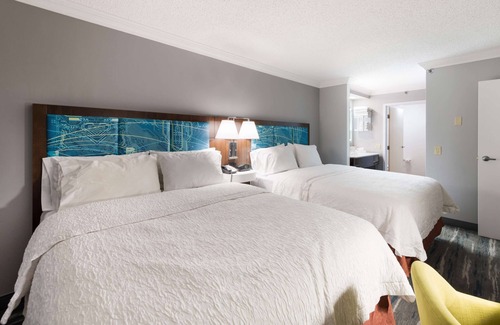 Hoffman Estates Hotel | Hampton Inn & Suites Chicago/Hoffman Estates