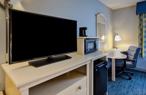 West Yarmouth Hotel | Hampton Inn & Suites Cape Cod-West Yarmouth
